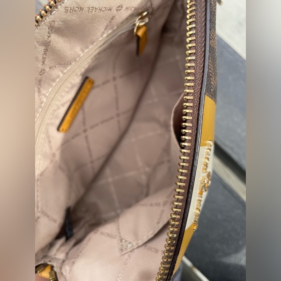 Michael Kors Bag,Michael Kors Brown and Yellow Crossbody Bag. - Picture 4 of 8
